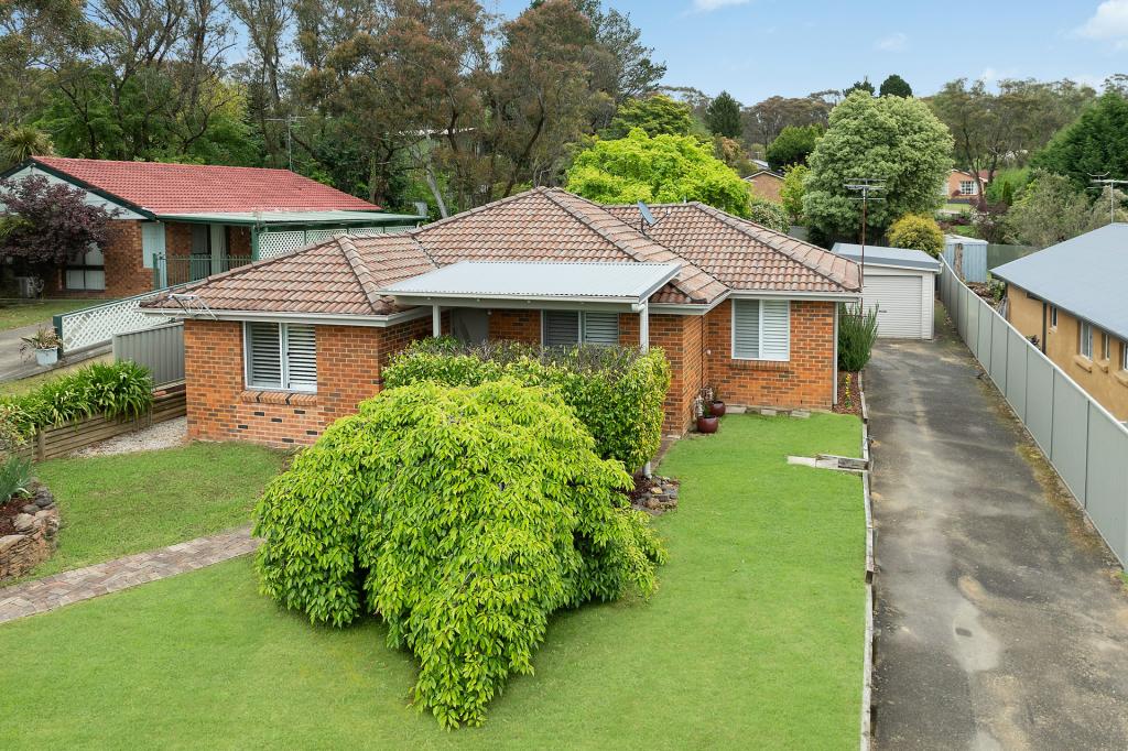 8 Hill St, Wentworth Falls, NSW 2782