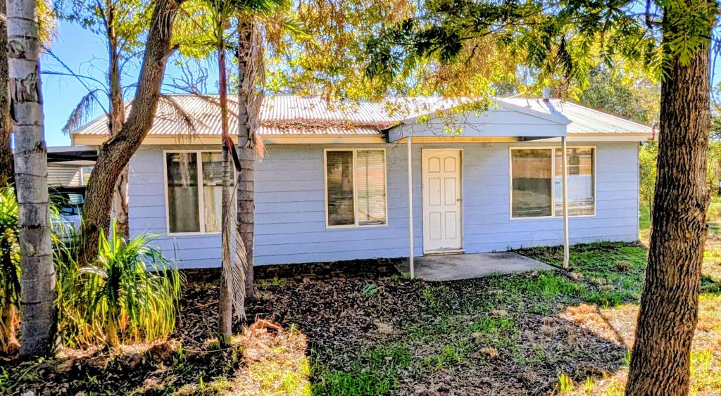 9 Edwards St, Gingin, WA 6503