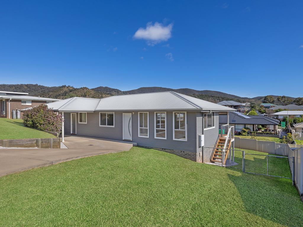 4 MILLER CRES, MUDGEE, NSW 2850
