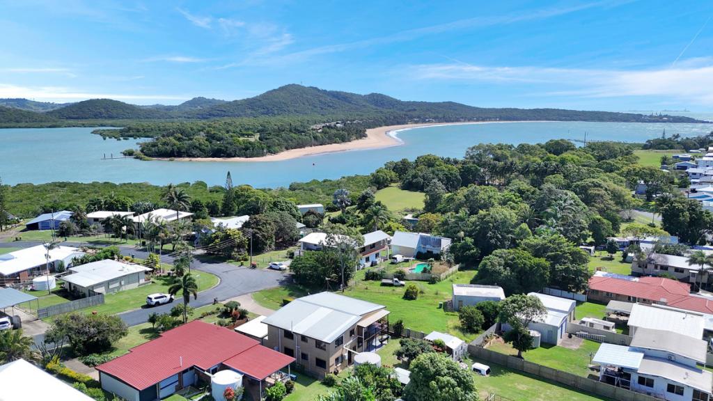 35 Hackett Ct, Campwin Beach, QLD 4737