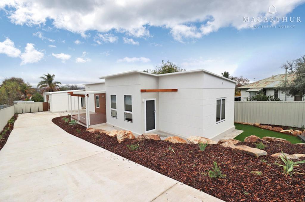 1/24 Monash Cres, Mount Austin, NSW 2650