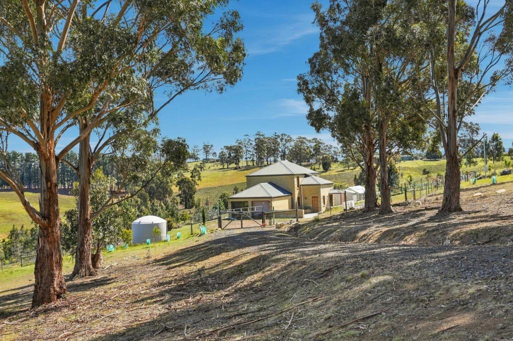 330 SUGARLOAF RD, CARLTON RIVER, TAS 7173