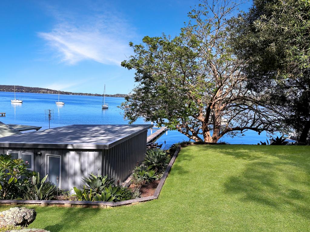 371 Coal Point Rd, Coal Point, NSW 2283