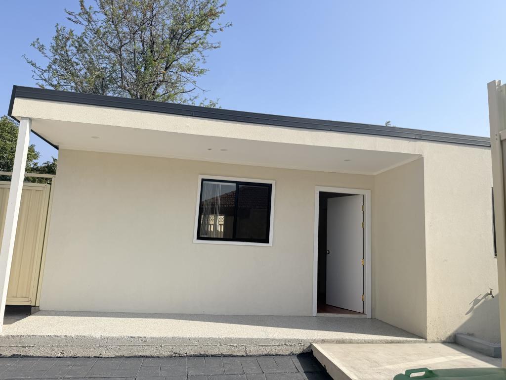 1/200 Juno Pde, Greenacre, NSW 2190