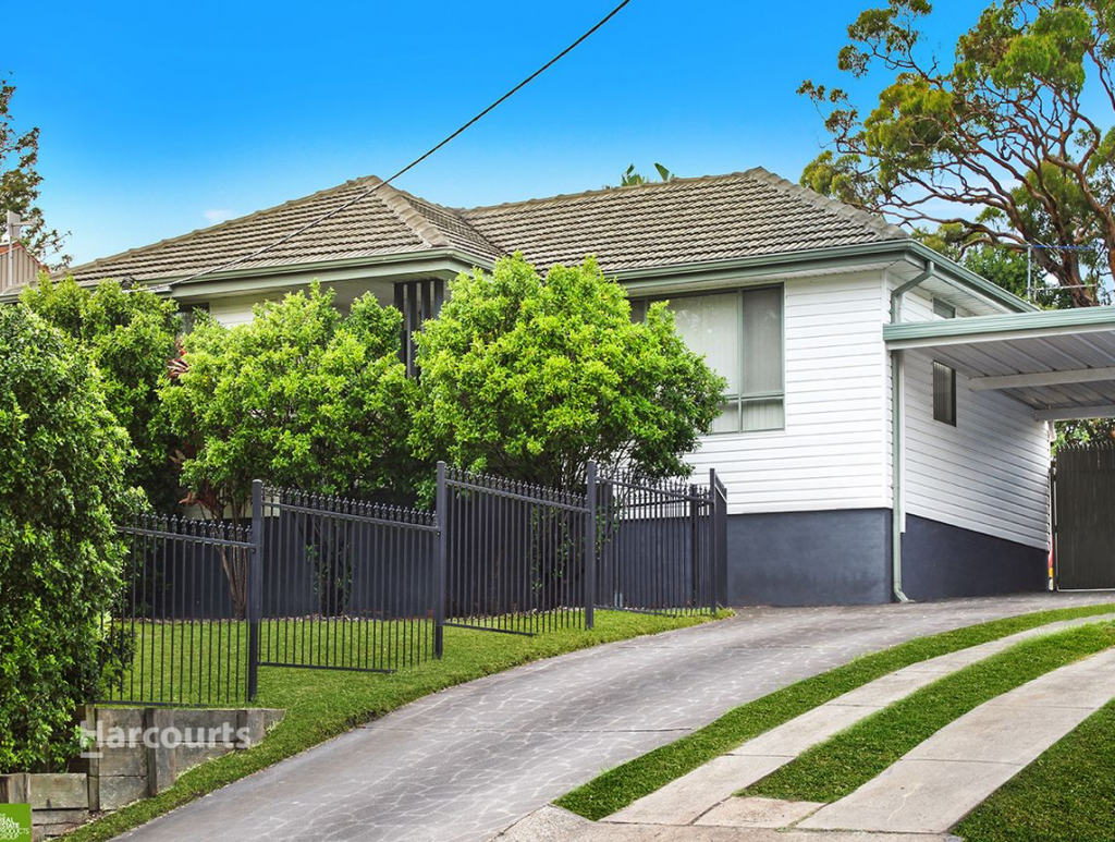 4 Andrew Cres, Mount Warrigal, NSW 2528