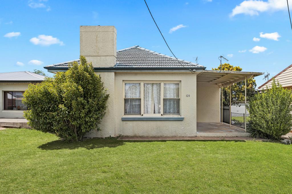 121 TARALGA RD, GOULBURN, NSW 2580