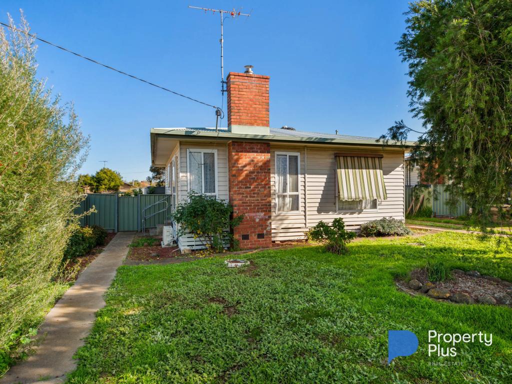 4 Mary St, Charlton, VIC 3525