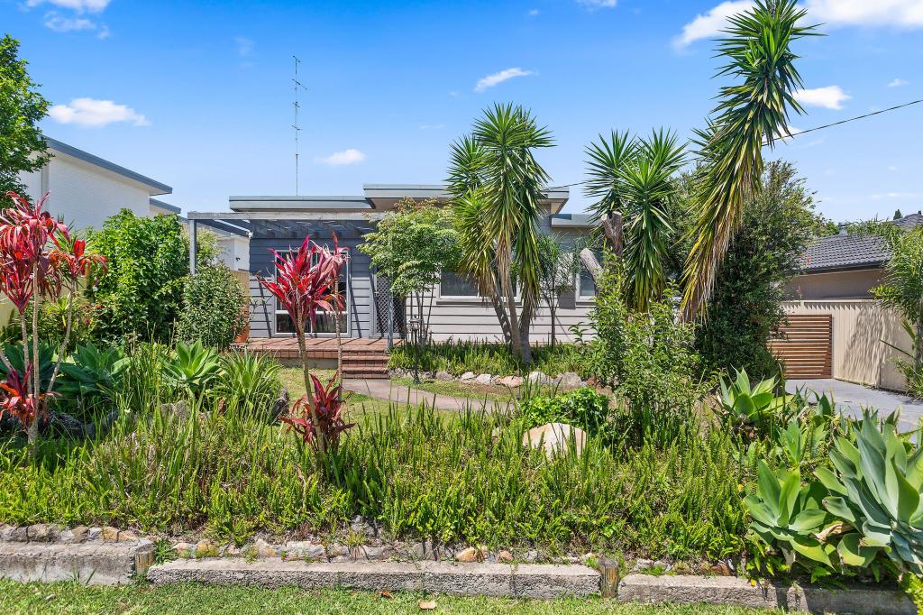 13 Hopetoun St, Oak Flats, NSW 2529