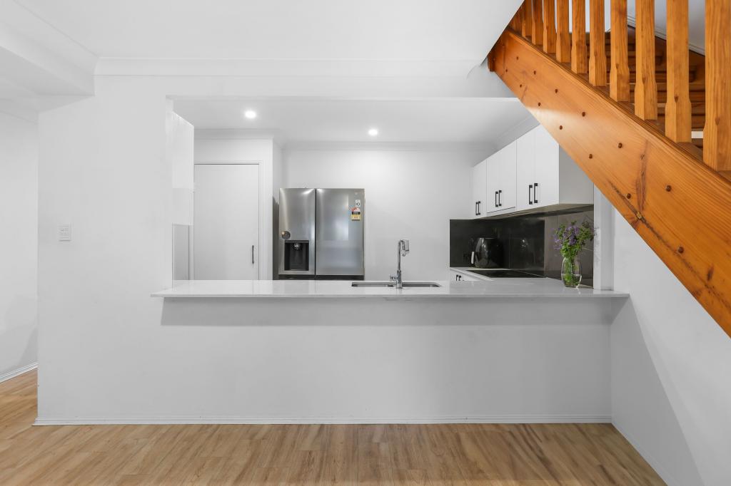 11/130 Plateau Cres, Carrara, QLD 4211
