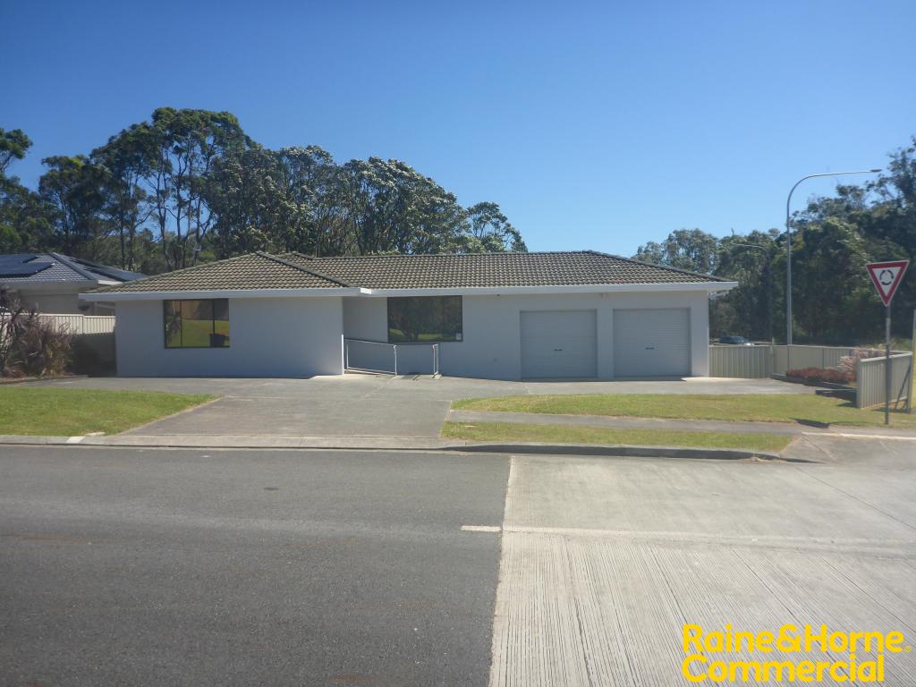 2 Kooloongbung Close, Port Macquarie, NSW 2444