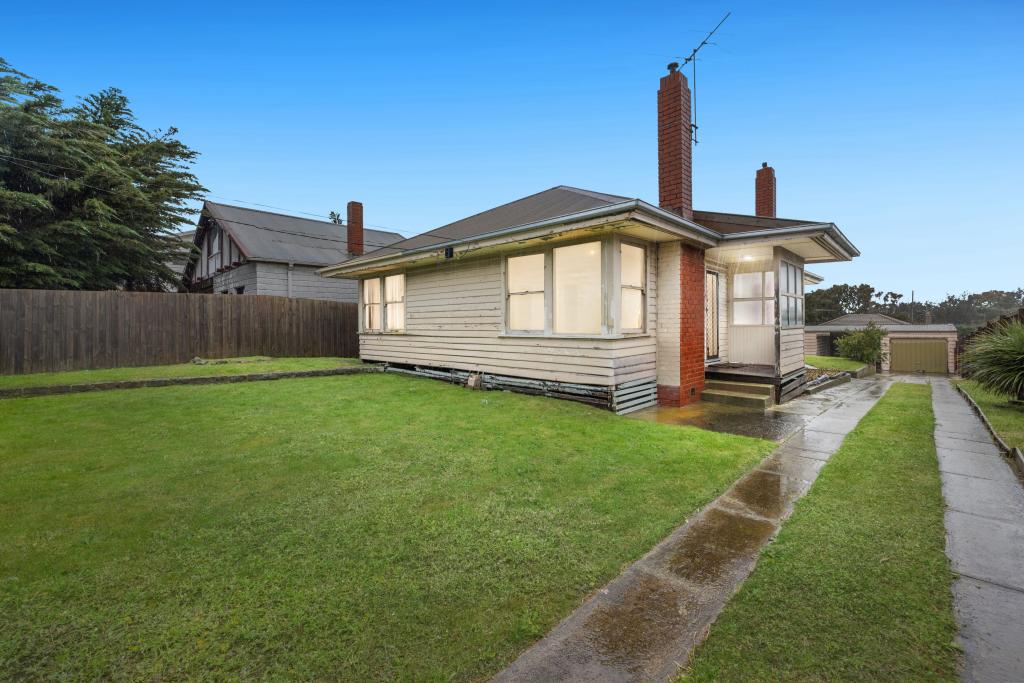 28 NEPEAN HWY, SEAFORD, VIC 3198