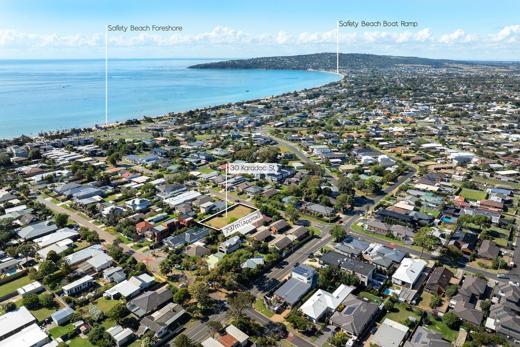 30 KARADOC ST, DROMANA, VIC 3936