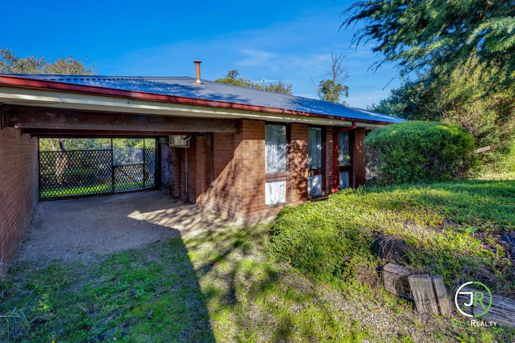 3 OUTLOOK DR, BERWICK, VIC 3806