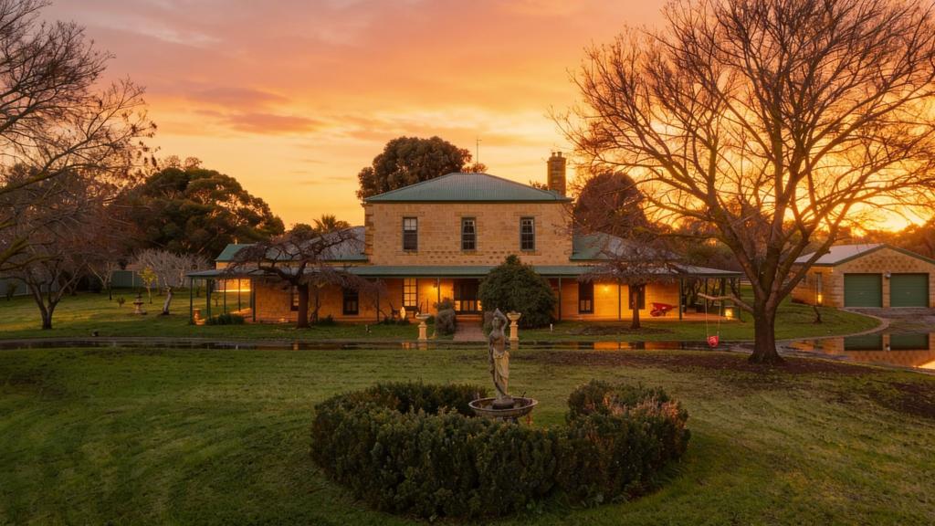 266-272 Midland Hwy, Epsom, VIC 3551