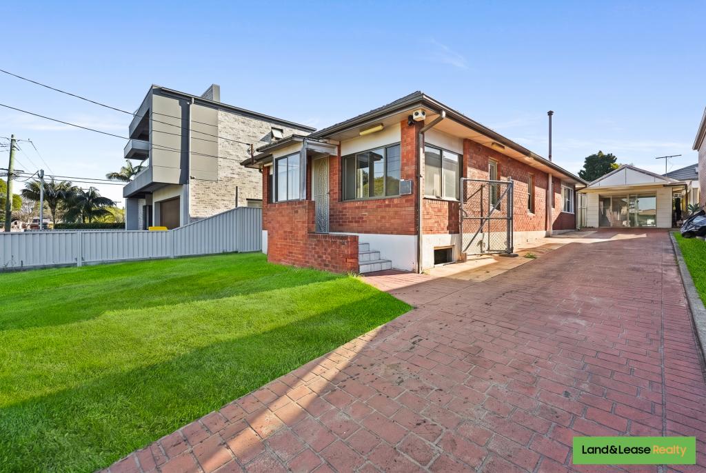 30 Maiden St, Greenacre, NSW 2190