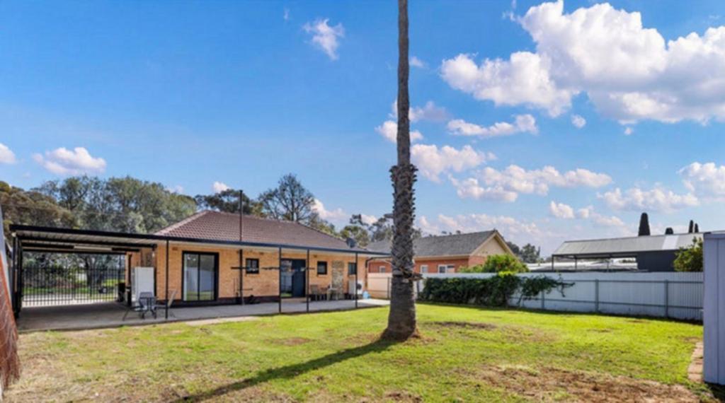 6b Woodcutts Rd, Davoren Park, SA 5113