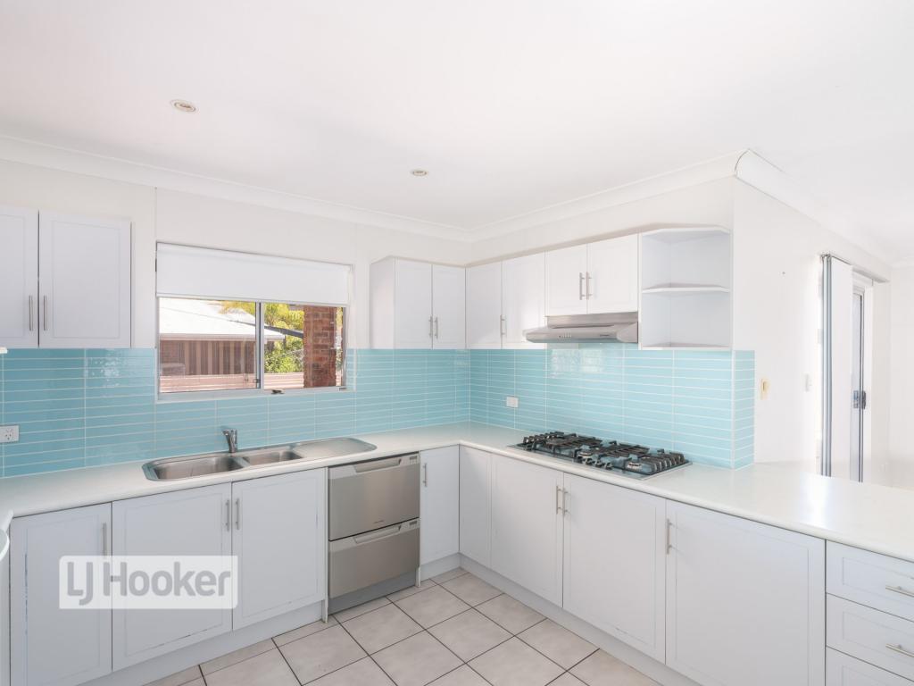 2 Cromwell Dr, Desert Springs, NT 0870