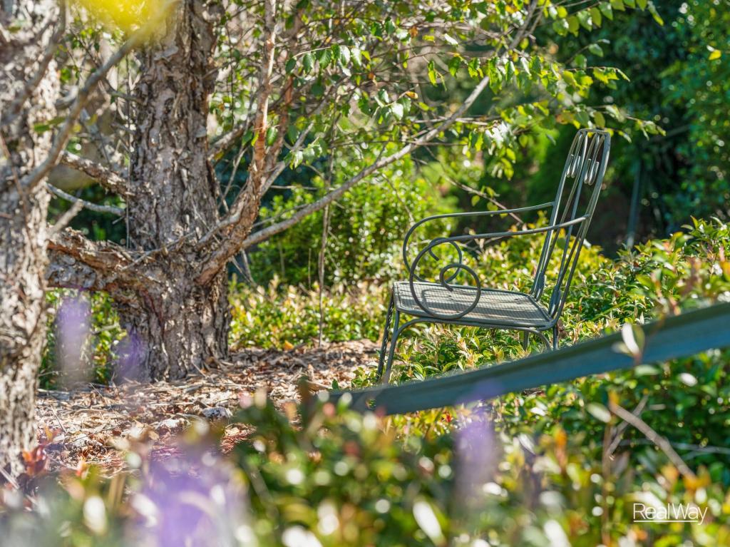 6 Warana Ave, Mount Lofty, QLD 4350