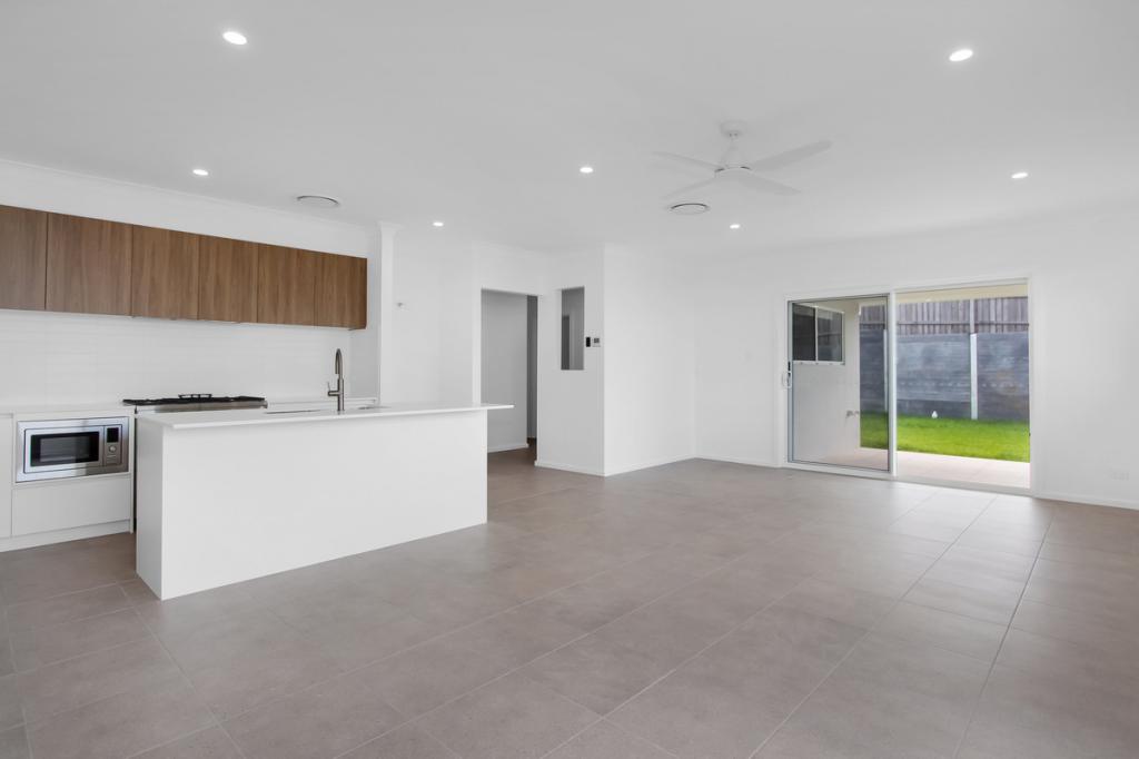11 Staghorn St, Thrumster, NSW 2444