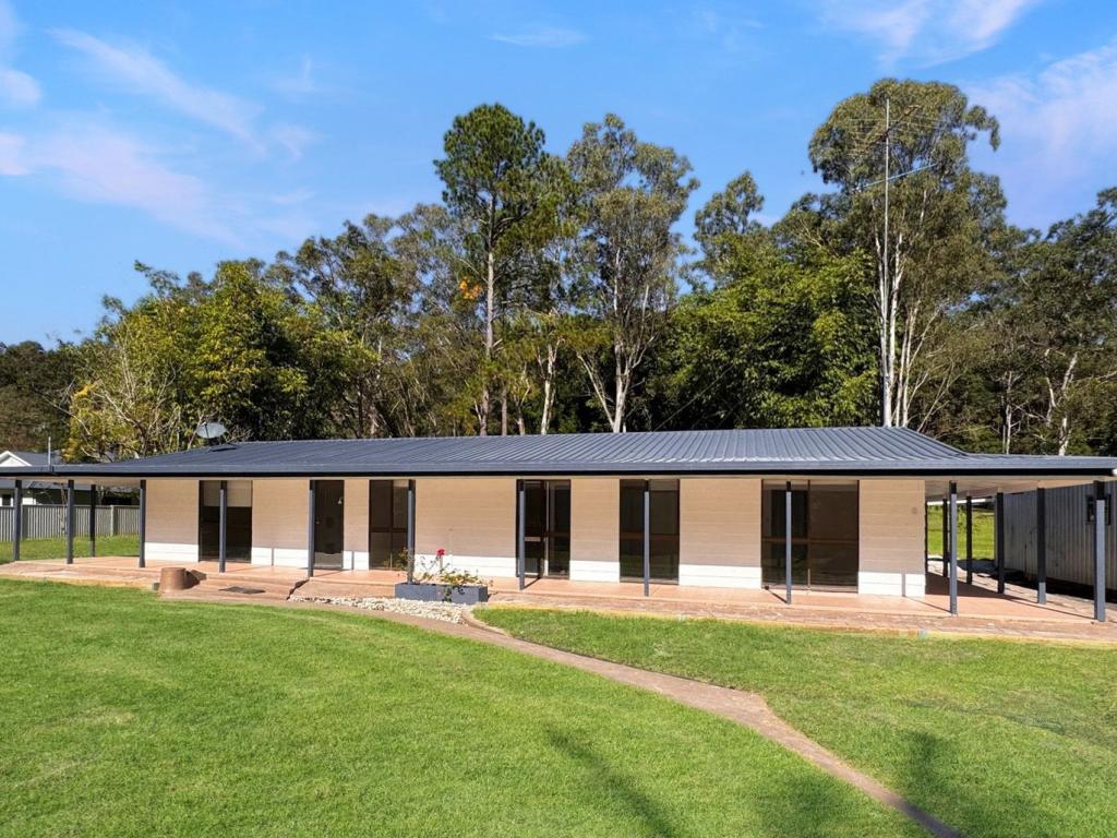 87 Whites Rd, Landsborough, QLD 4550