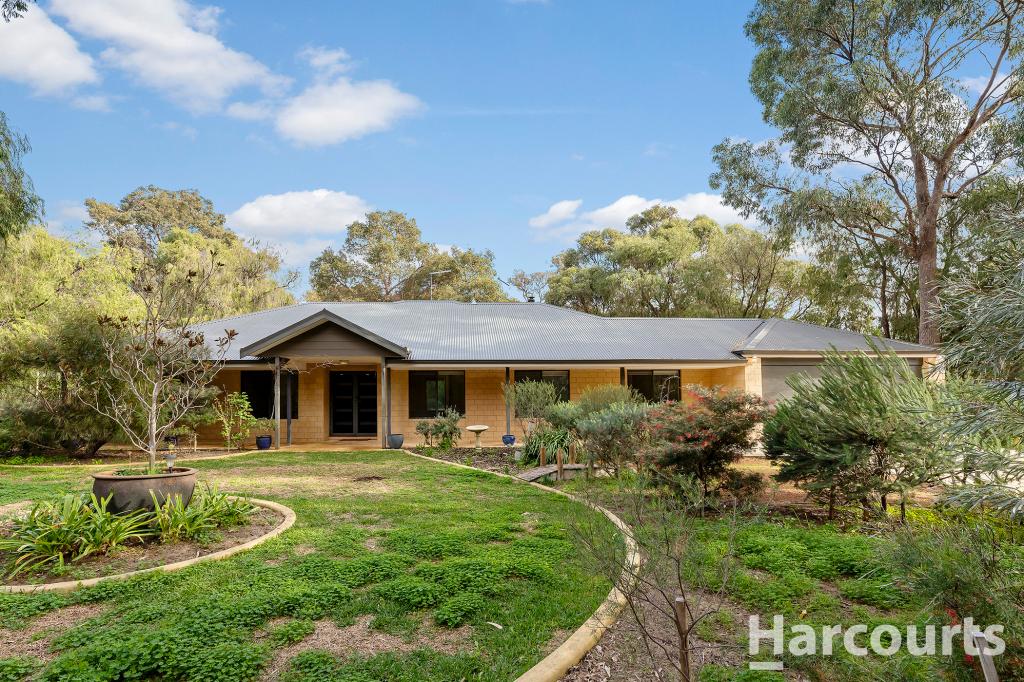 4 Crescent Dr, Bouvard, WA 6211