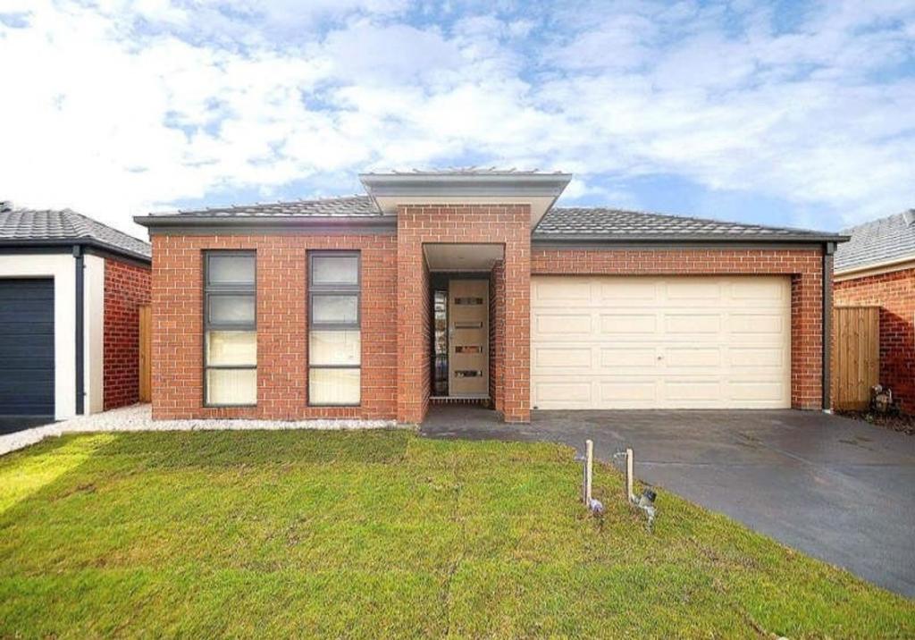 10 Olivebank Cres, Cranbourne North, VIC 3977