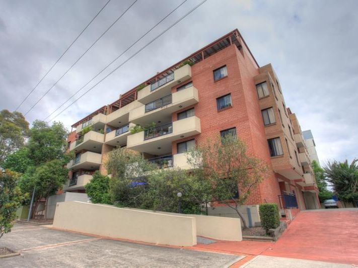 13/9-11 Bathurst St, Liverpool, NSW 2170