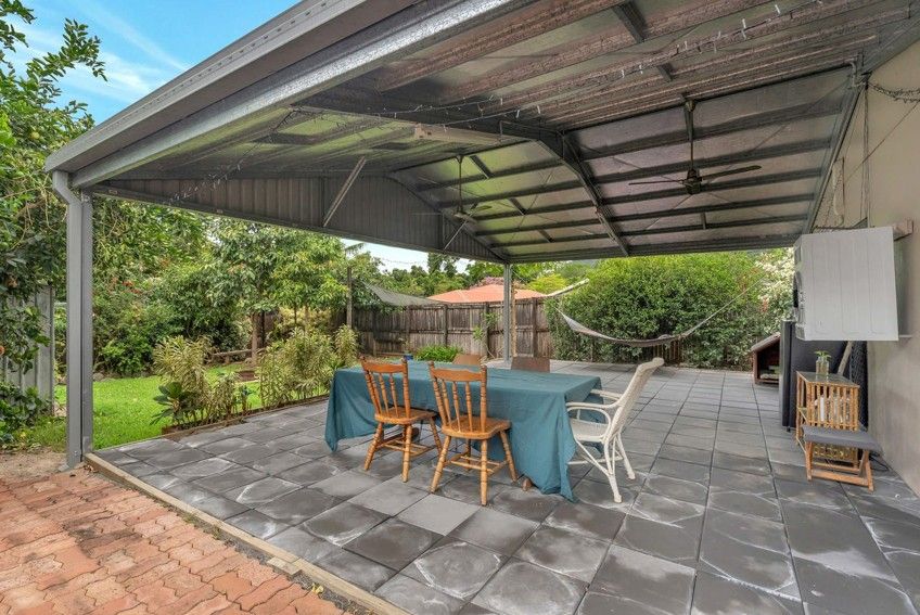 4 Brian St, Brinsmead, QLD 4870