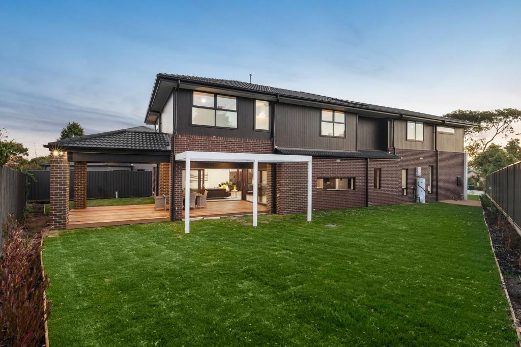 11 HERTFORD CT, WANTIRNA SOUTH, VIC 3152