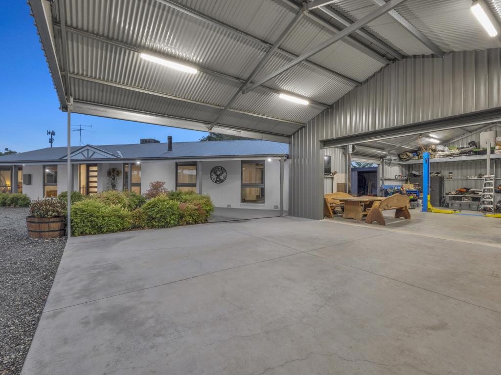 6 Craig Rd, Junction Village, VIC 3977