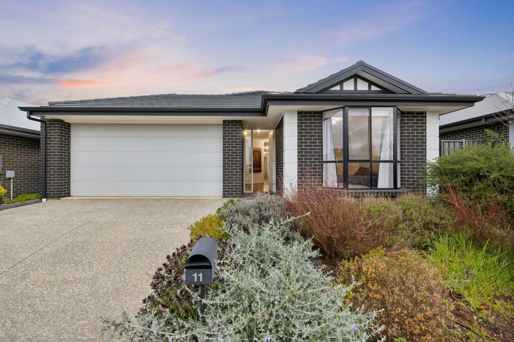 11 CRAVEN DR, MOUNT BARKER, SA 5251