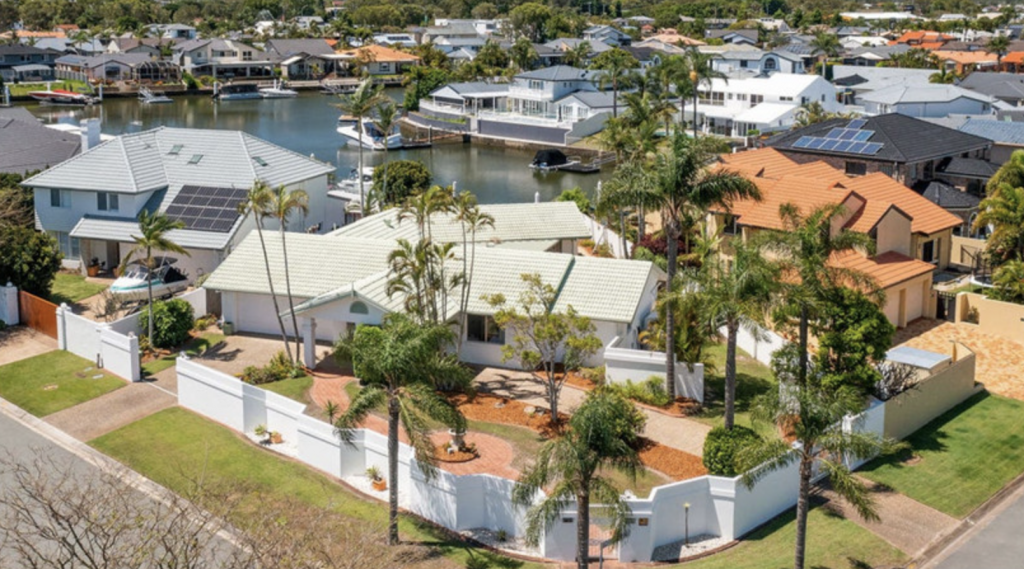 2 Smugglers Pl, Runaway Bay, QLD 4216