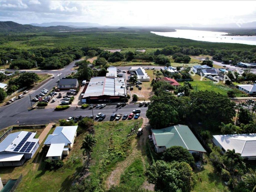 36 Helen St, Cooktown, QLD 4895