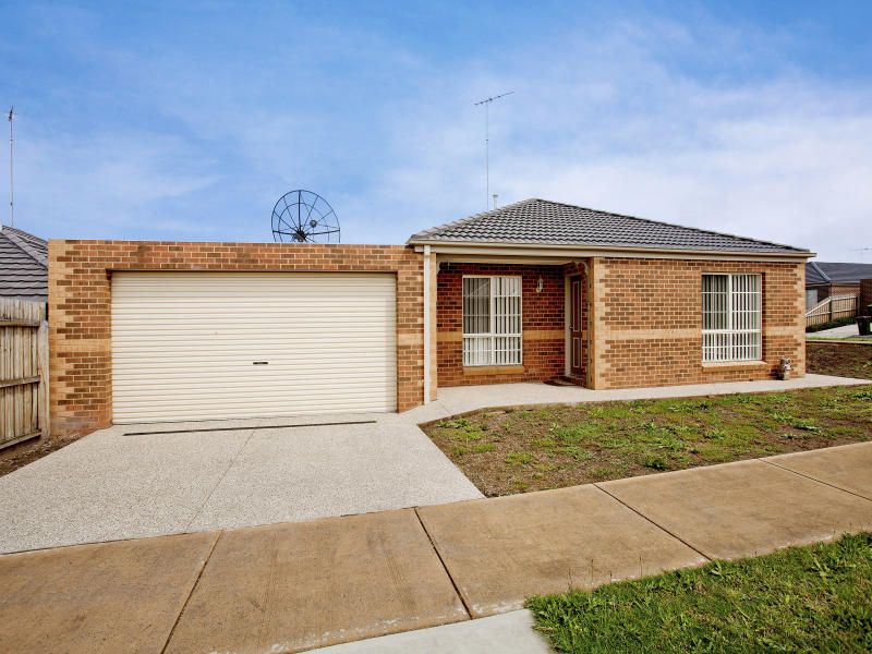 26 Hewat Dr, Highton, VIC 3216