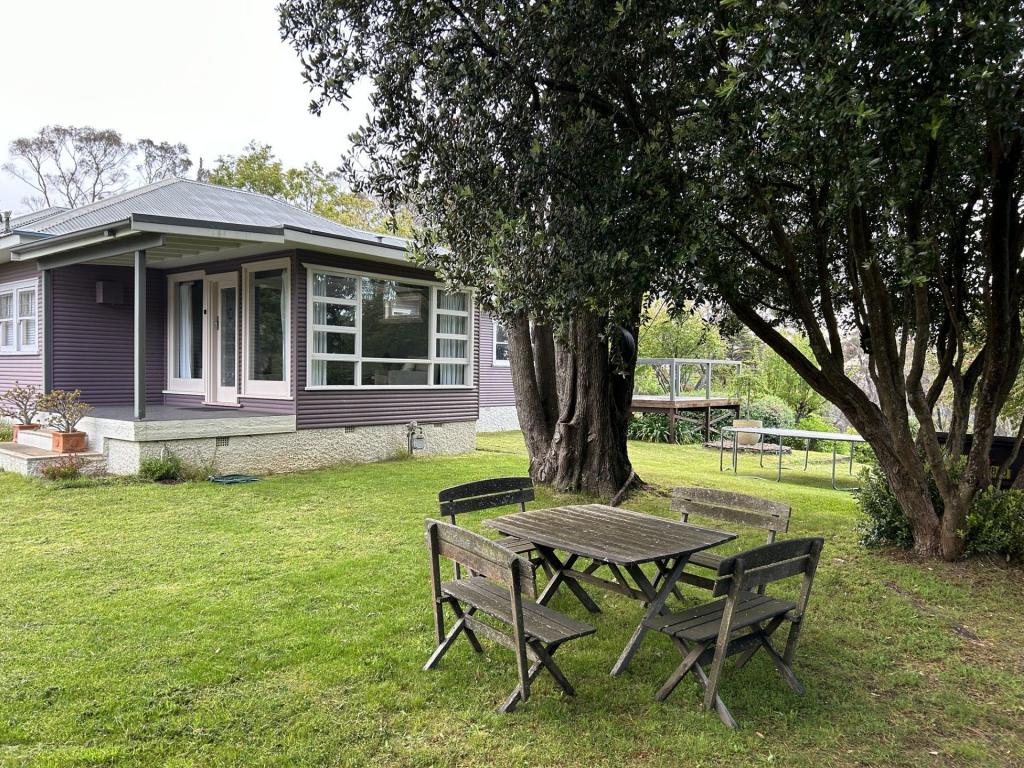 37 Queens Rd, Leura, NSW 2780