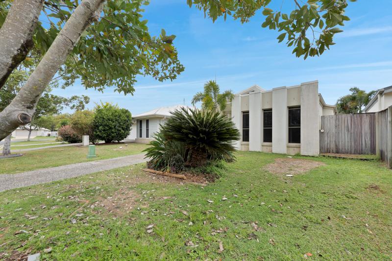 10 Scarborough Cct, Blacks Beach, QLD 4740
