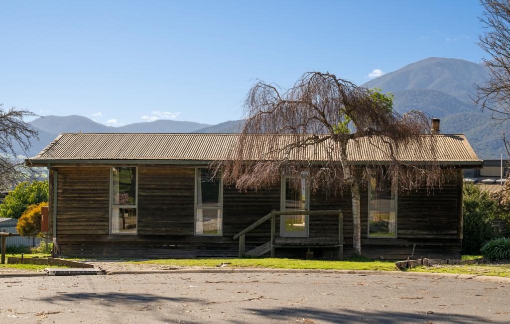 10 Morses Ct, Tawonga South, VIC 3698