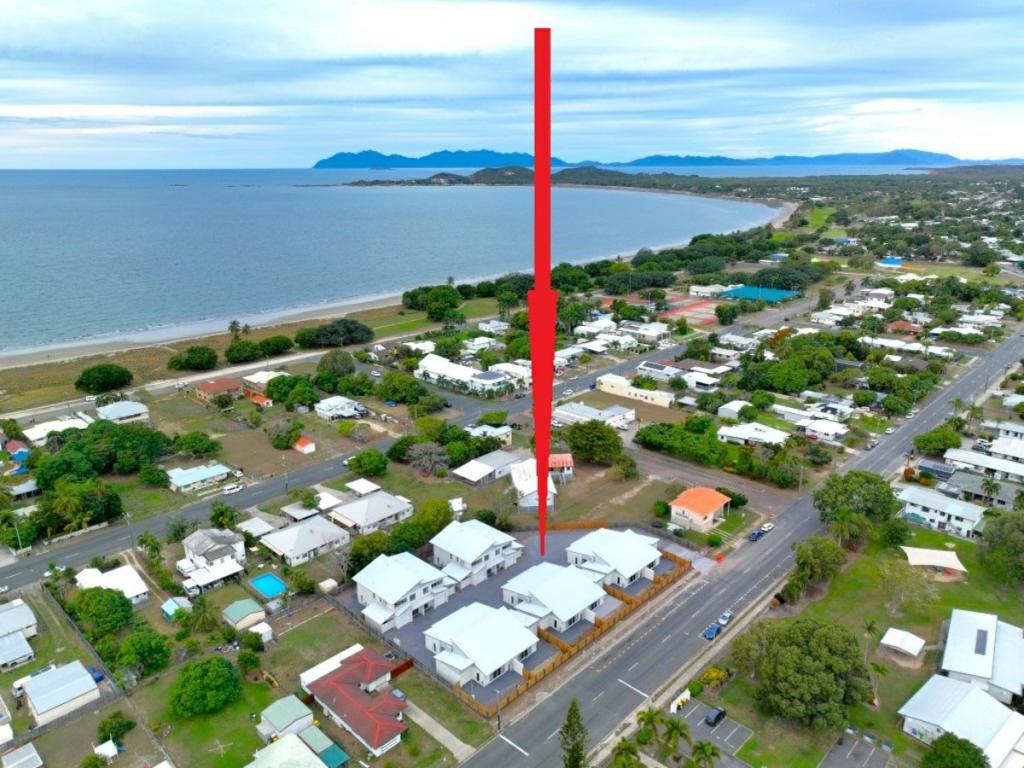 Townhouse Tracey St, Bowen, QLD 4805