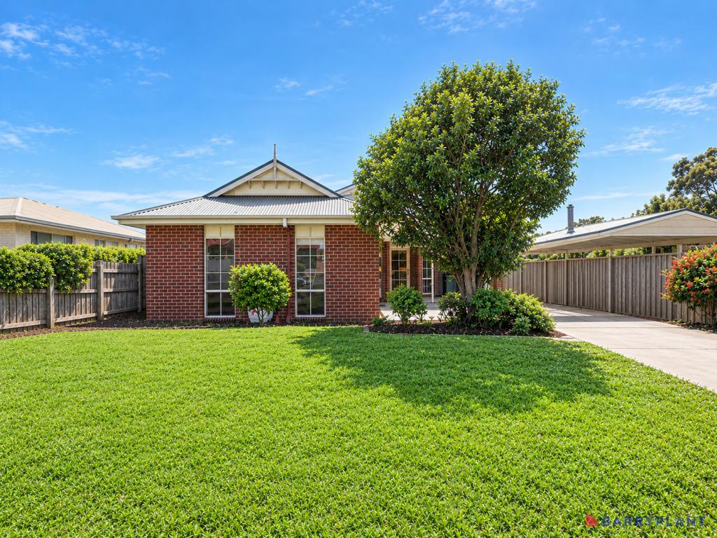 15 Leicester Sq, Inverloch, VIC 3996