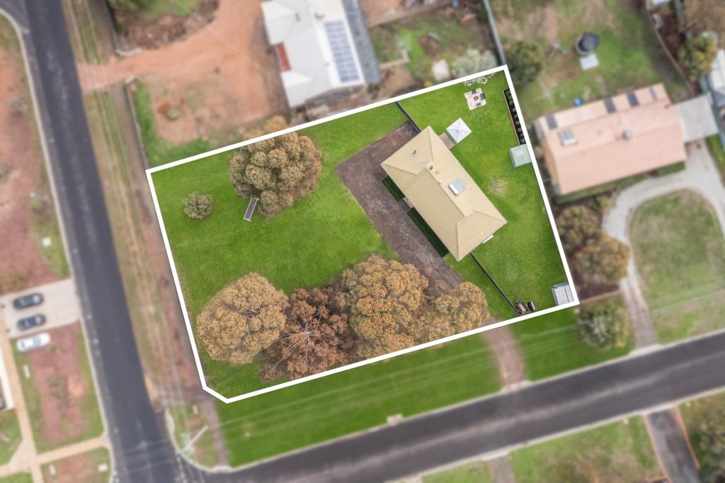 15 HAKEA RD, HUNTLY, VIC 3551