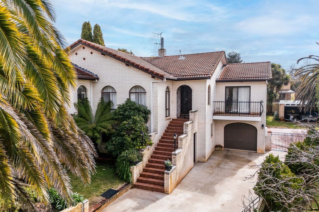 3 Regency Pl, Orange, NSW 2800