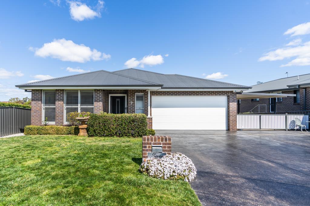 7 Camellia Pl, Orange, NSW 2800