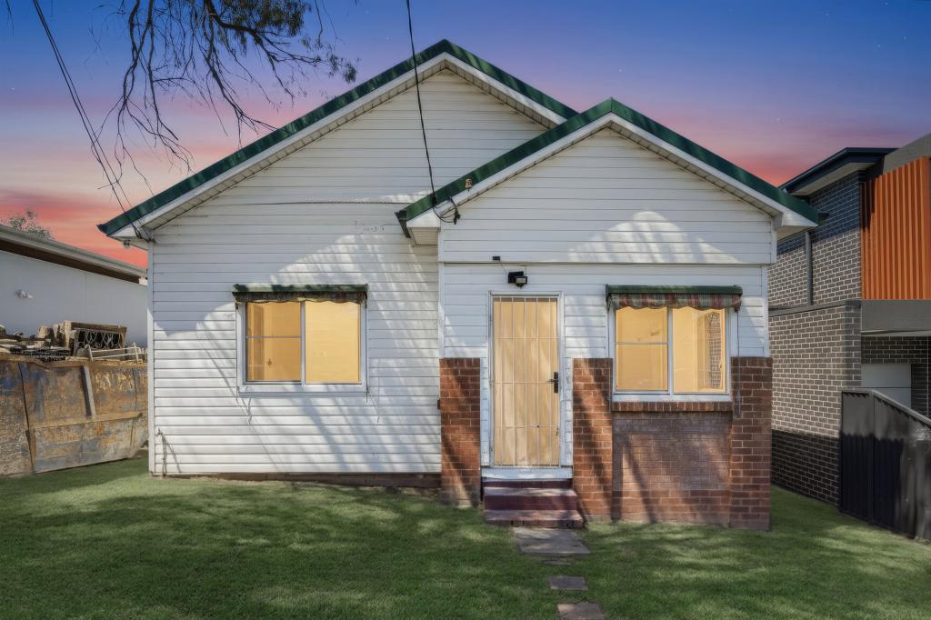 4 THE ESPLANADE, GUILDFORD, NSW 2161