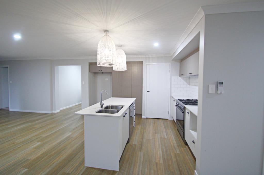 1 Bowerbird Ct, Branyan, QLD 4670