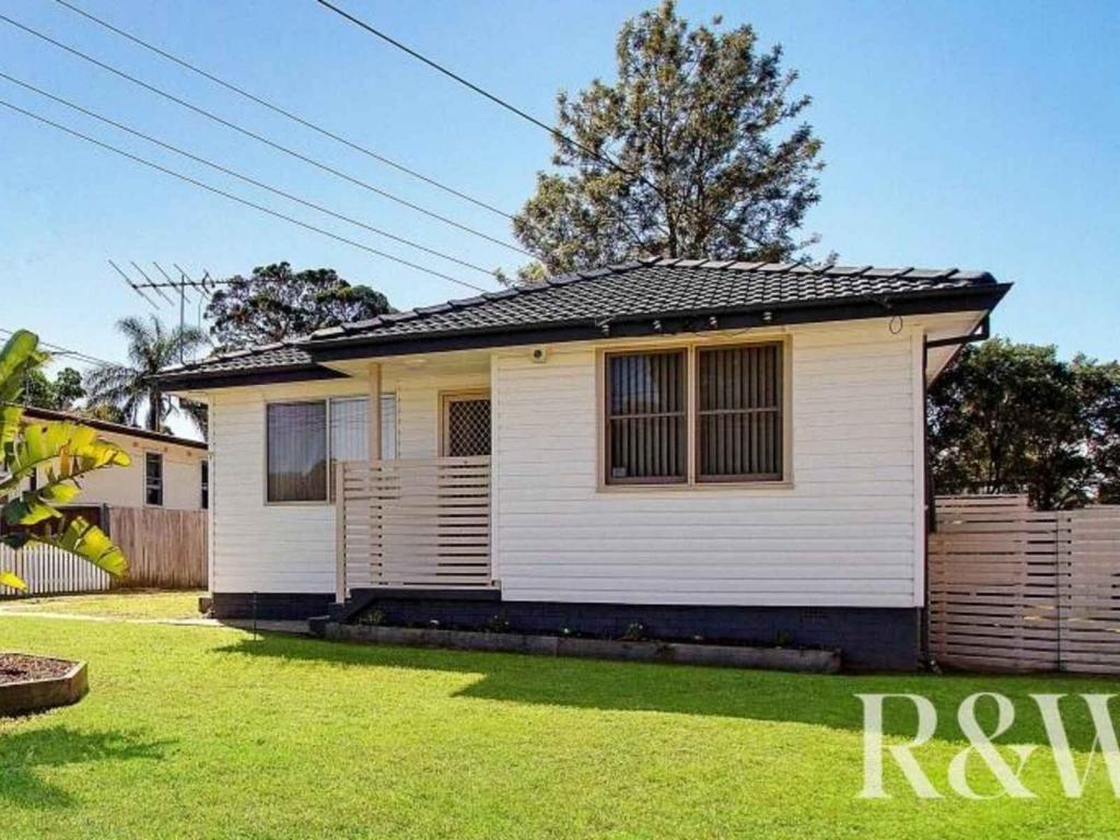 7 LUZON AVE, LETHBRIDGE PARK, NSW 2770