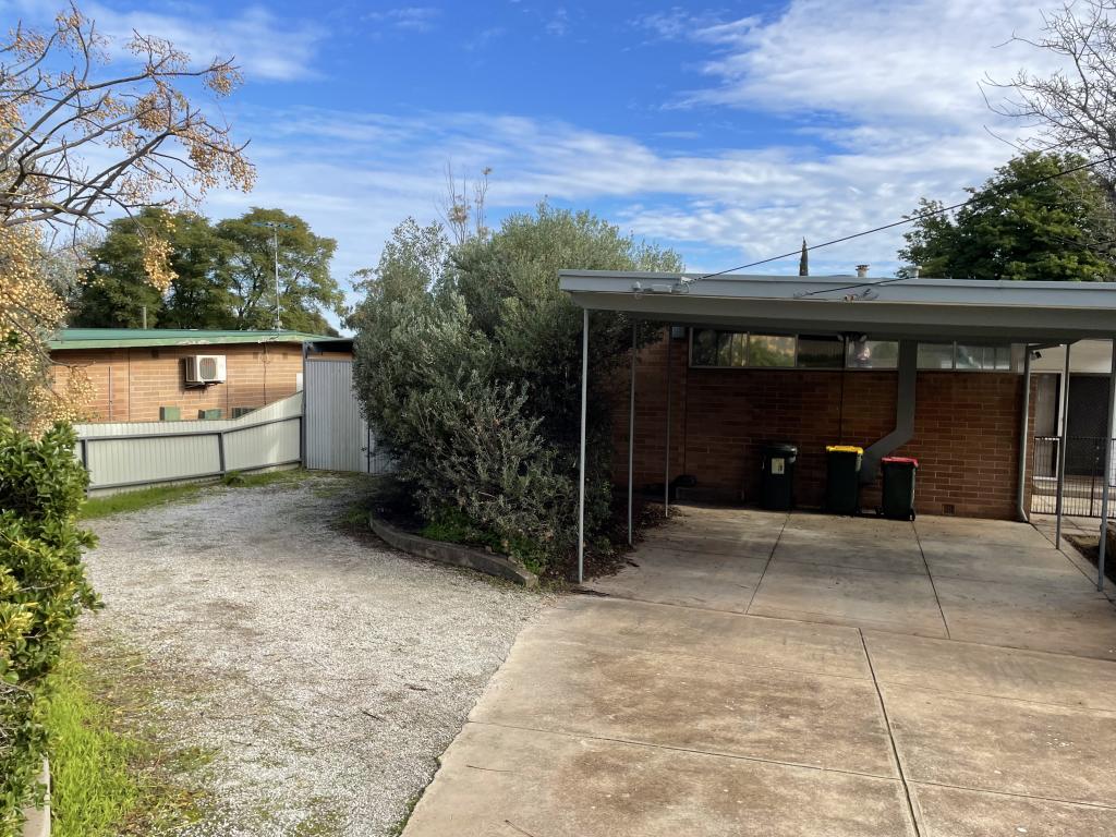 8 Liberman Rd, Para Hills, SA 5096