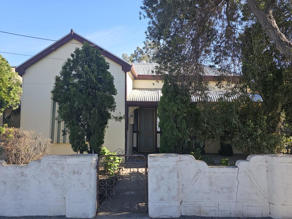 8 Marriett St, Solomontown, SA 5540