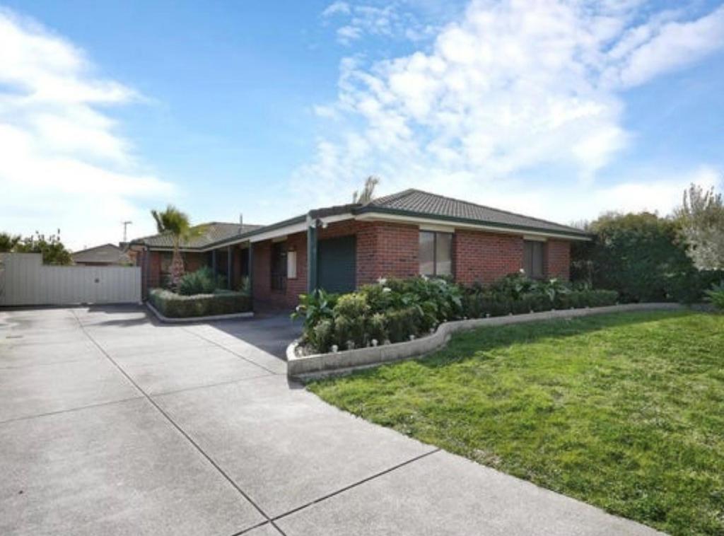 11 Dakara Cl, Meadow Heights, VIC 3048