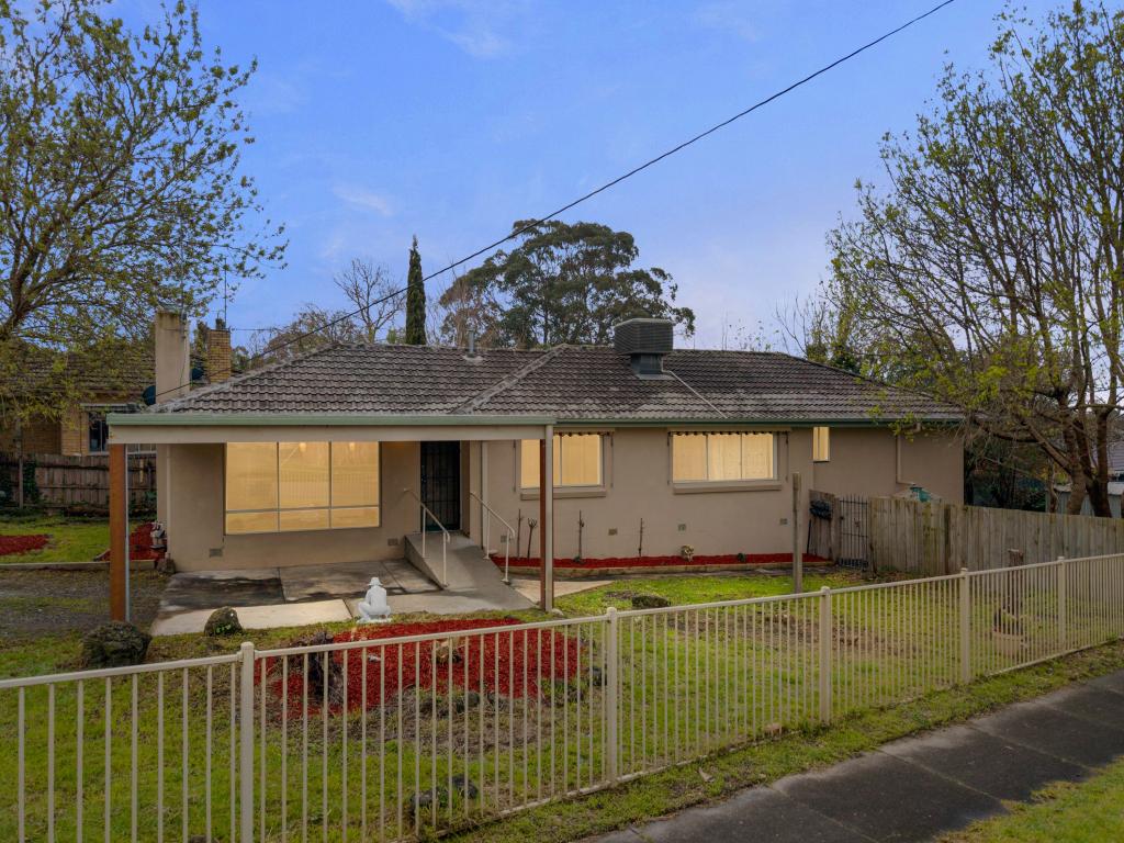30 Ahern Rd, Pakenham, VIC 3810