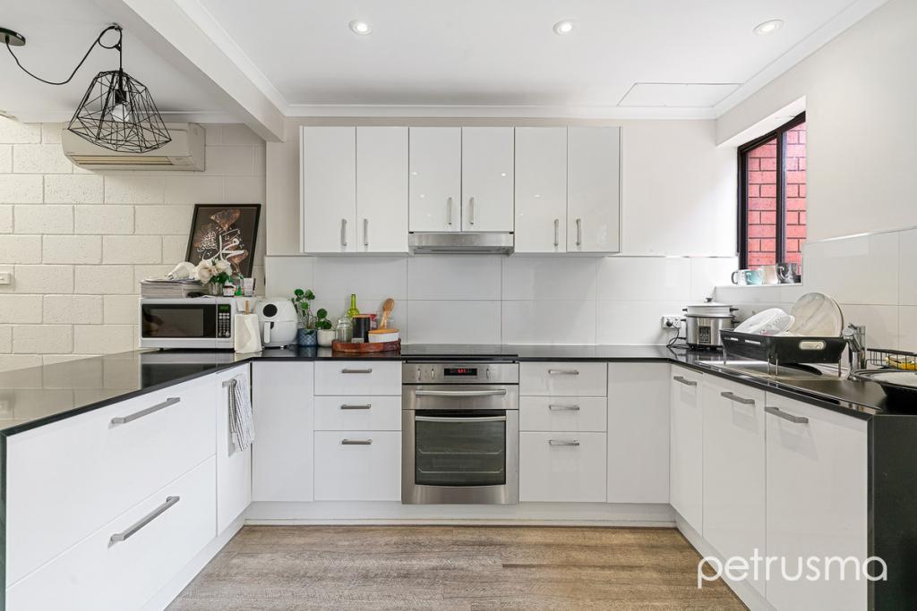 15/2 Clifford Ct, Howrah, TAS 7018